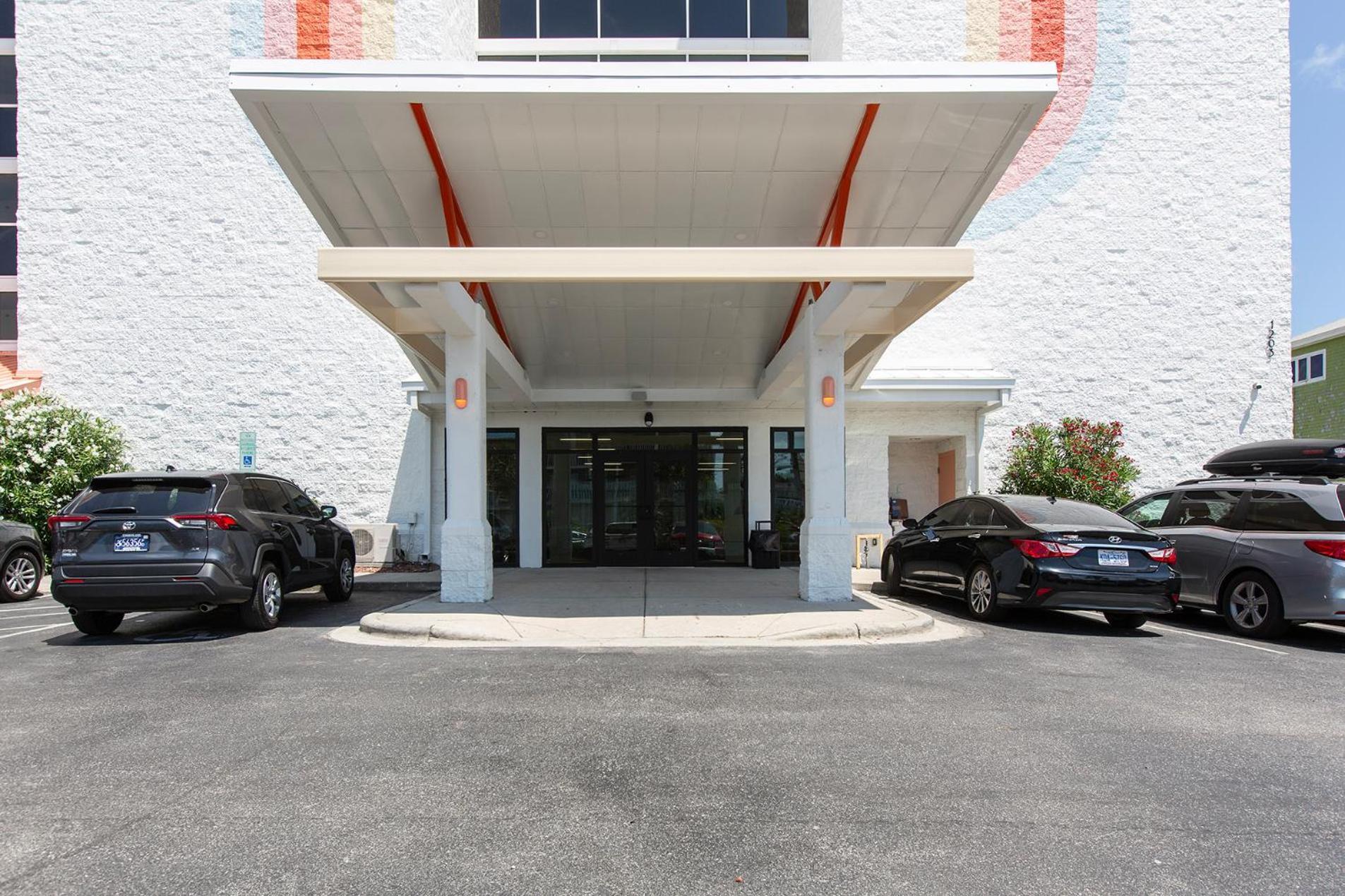 Golden Sands Oceanfront Hotel Carolina Beach Exteriör bild