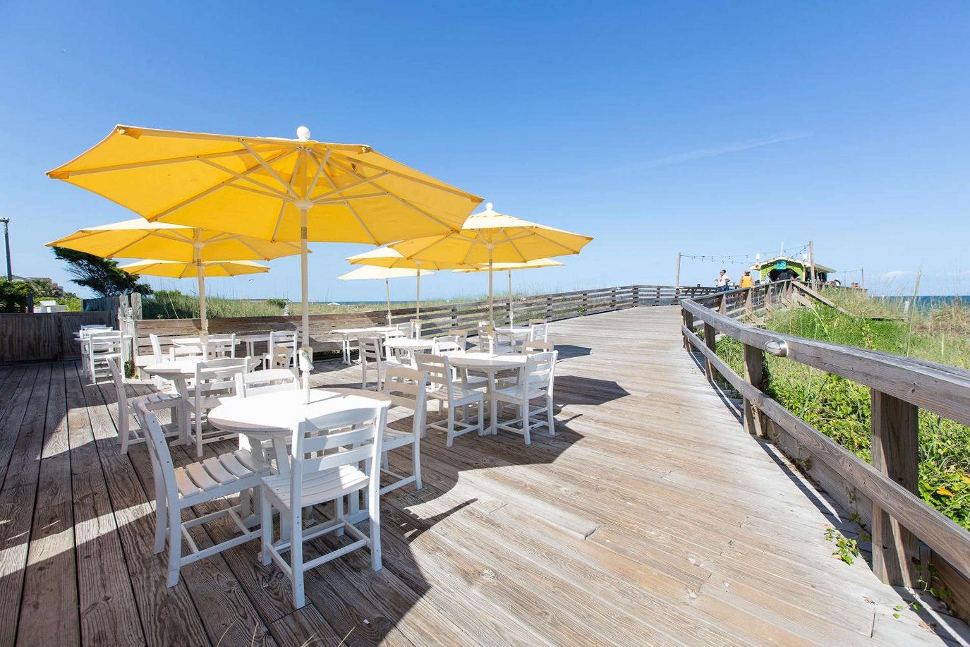 Golden Sands Oceanfront Hotel Carolina Beach Exteriör bild