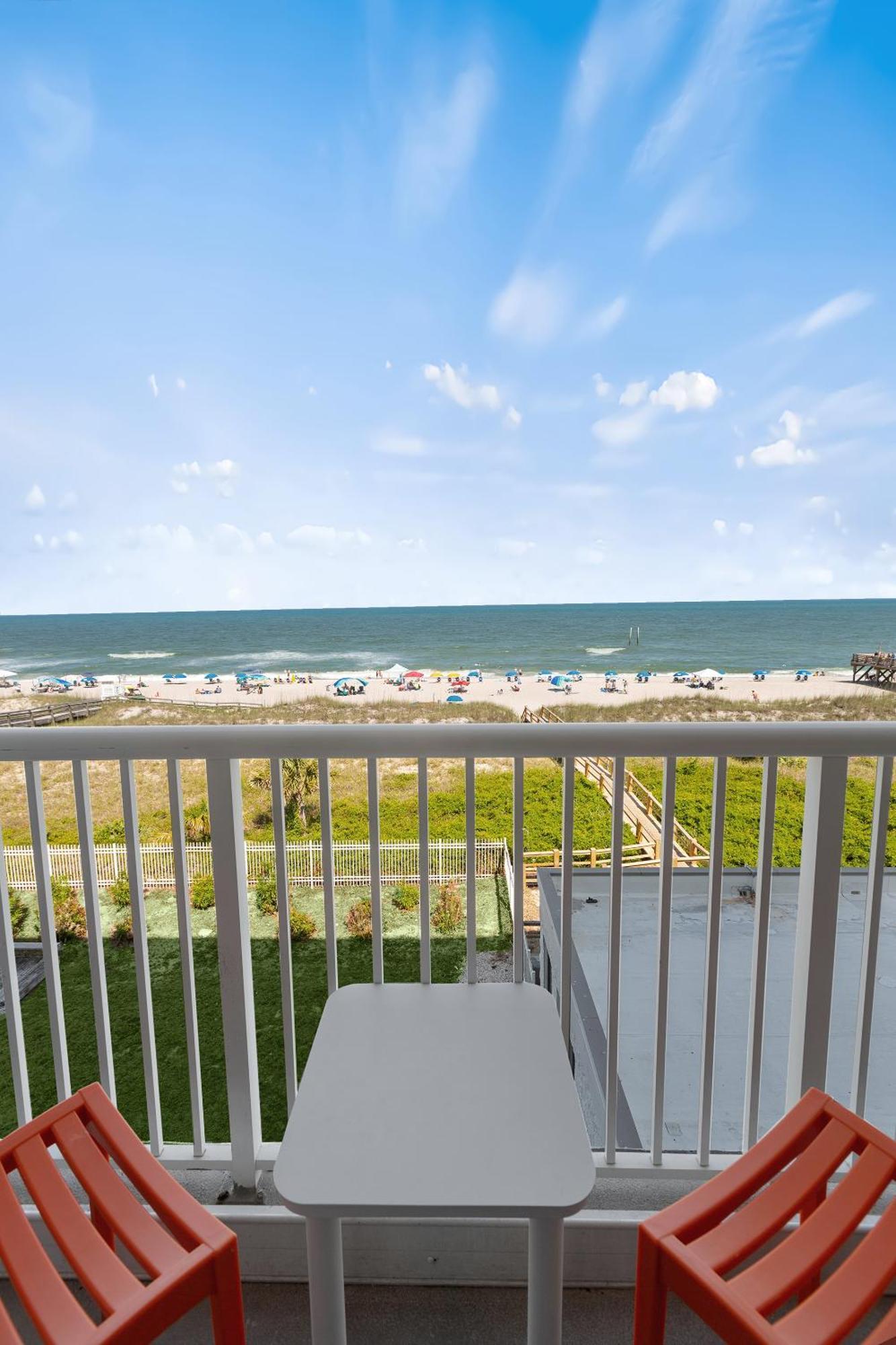 Golden Sands Oceanfront Hotel Carolina Beach Exteriör bild