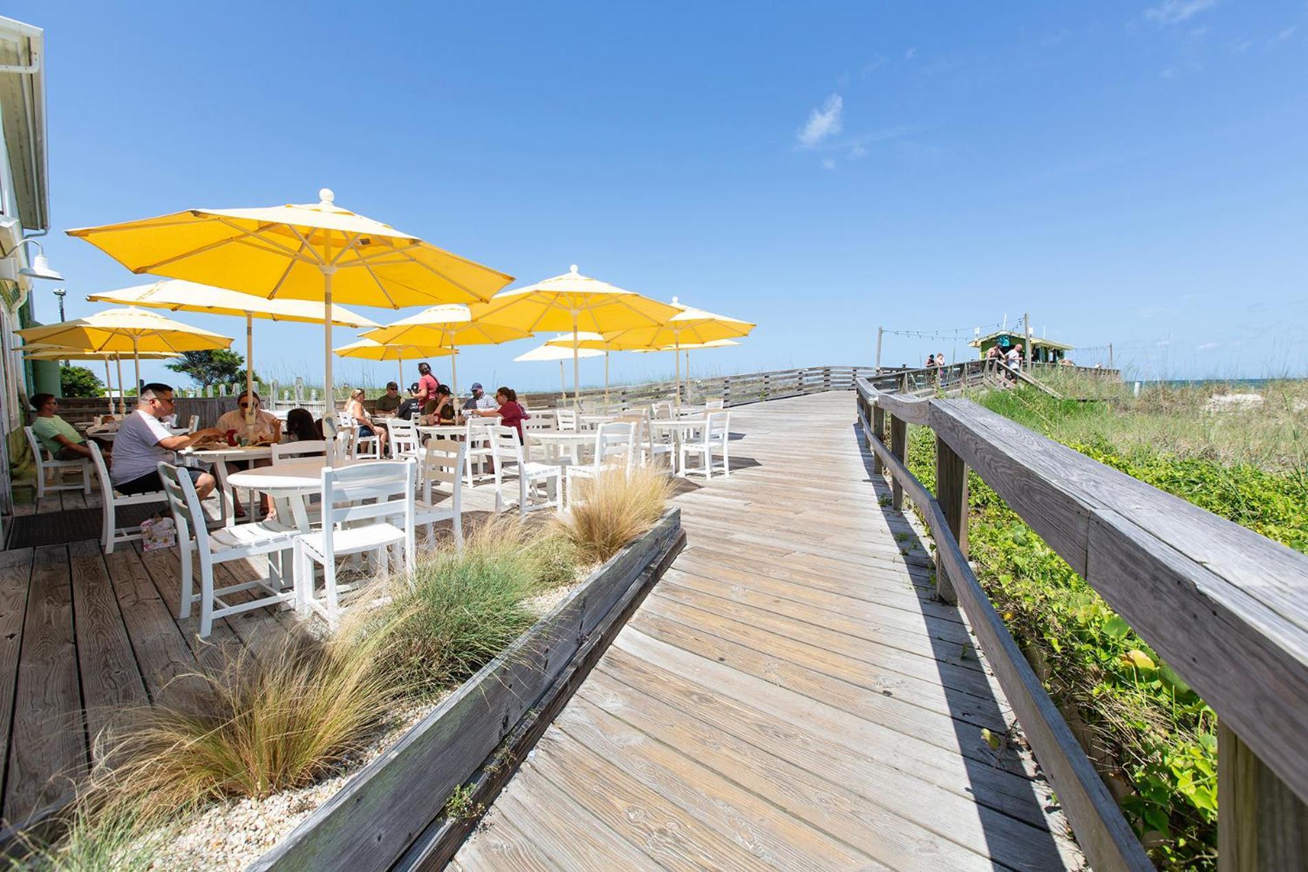 Golden Sands Oceanfront Hotel Carolina Beach Exteriör bild