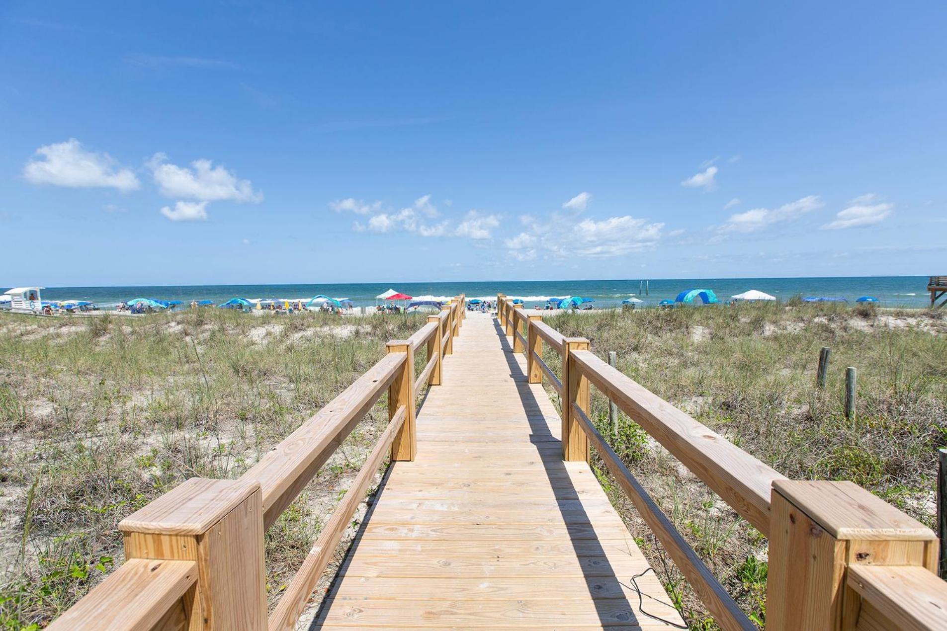 Golden Sands Oceanfront Hotel Carolina Beach Exteriör bild