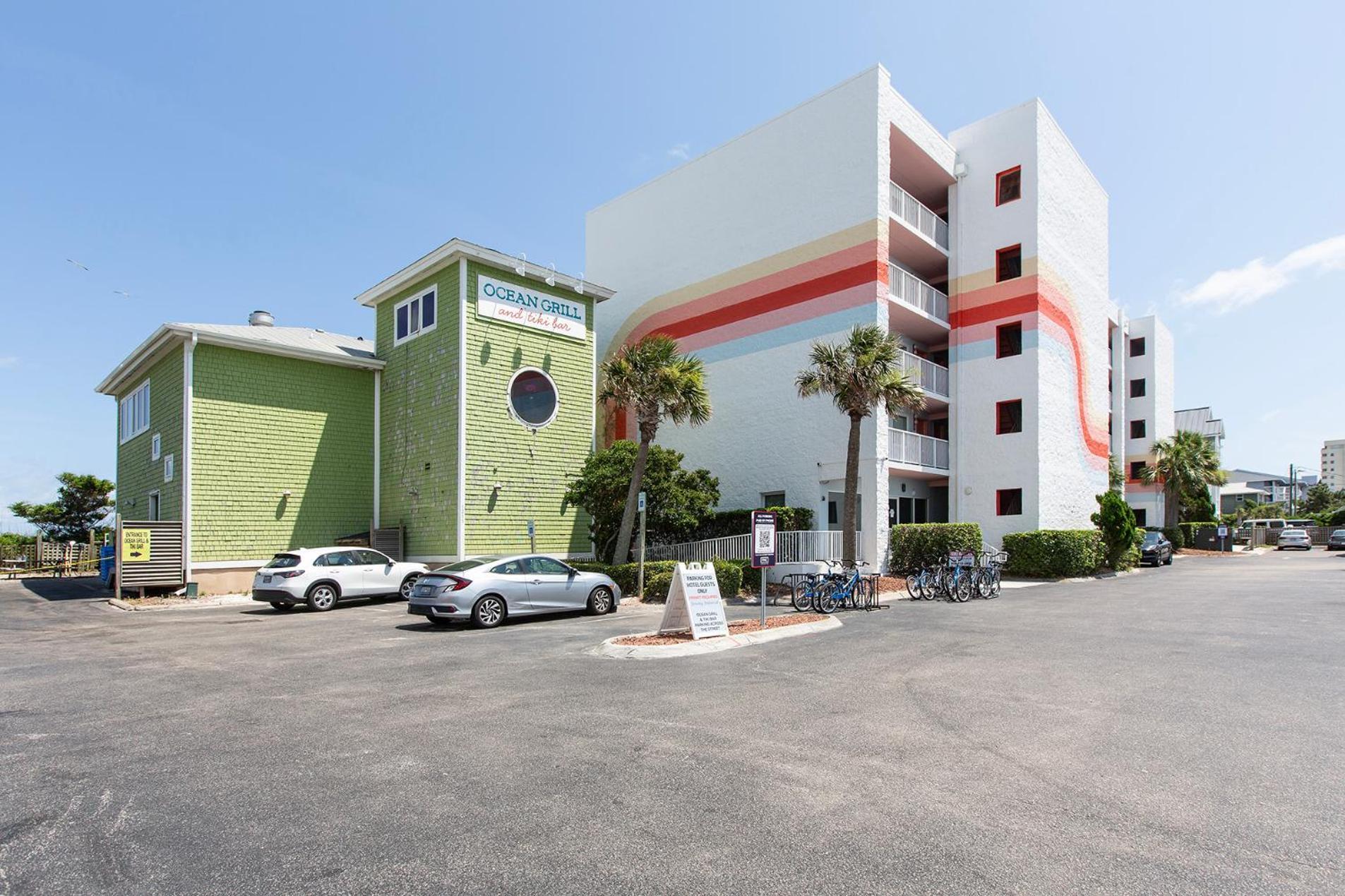 Golden Sands Oceanfront Hotel Carolina Beach Exteriör bild