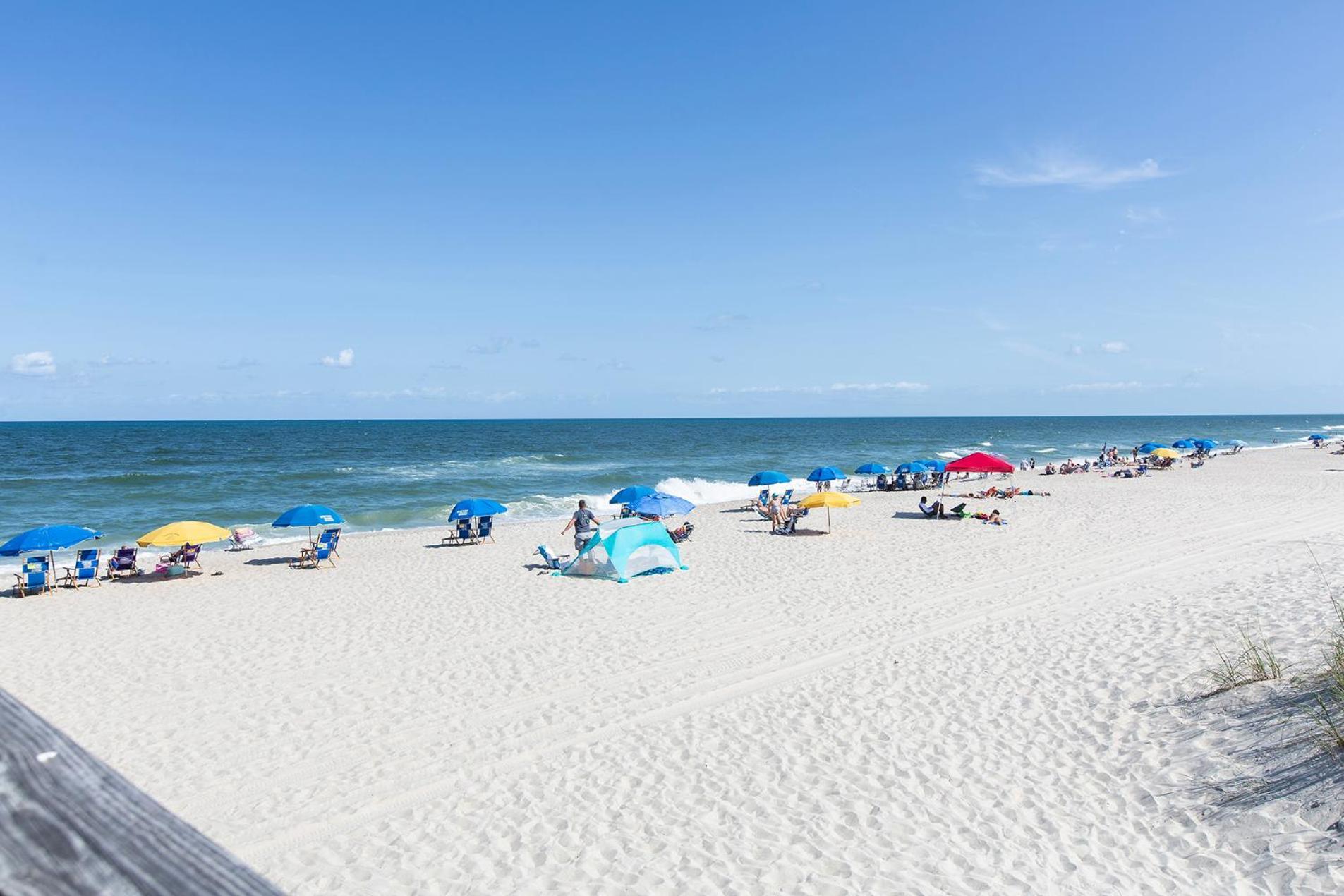 Golden Sands Oceanfront Hotel Carolina Beach Exteriör bild